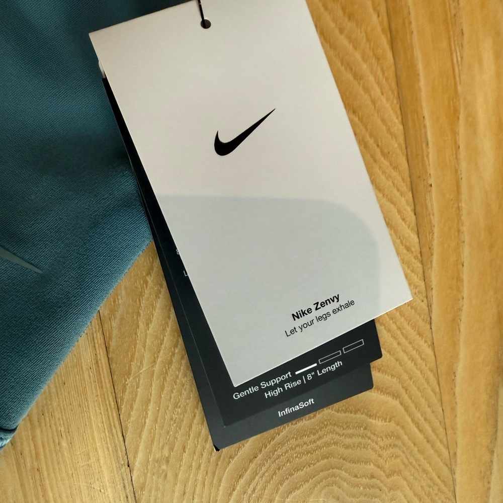 Nike Zenvy Women's Dark Teal Dri-Fit High Rise 8”Bike Shorts, Size Large - Picture 3 of 9